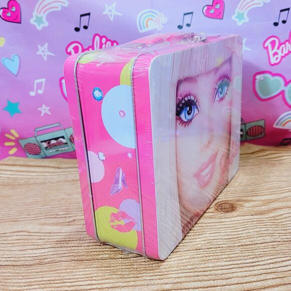 Barbie Metal Lunch Box 2009 Mattel Amscan Pink Tin Case with Handle New w/ Dent - Picture 2 of 8